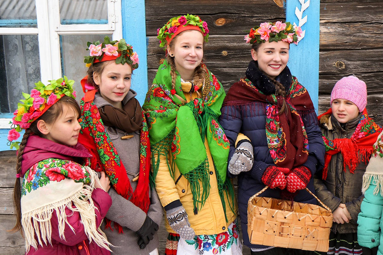 Какие праздники в апреле в белоруссии. Народные праздники в Беларуси. Волочебники на Пасху. Хождение волочебников на Пасху. Волочебный обряд.